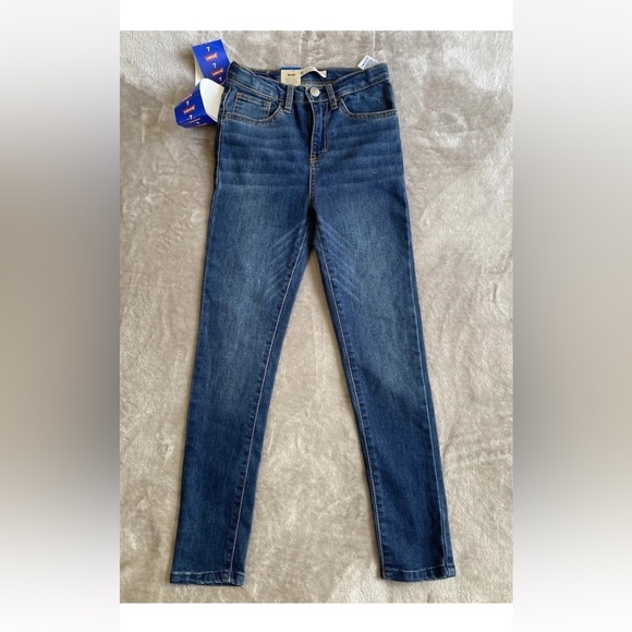 Levi's Other - New Levi’s 720 High-Rise Super Skinny Stretch Girls Size 7 Regular